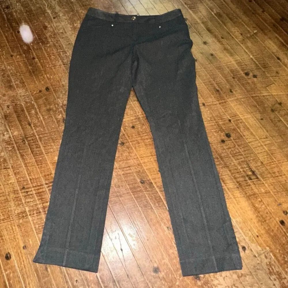 White House Black market Blanc ankle button 6 business slacks